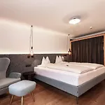 Urbanhof 3*