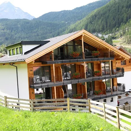 Urbanhof מלון 3*