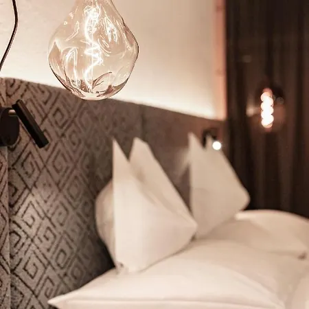 מלון Urbanhof 3*