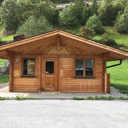 Urbanhof מלון 3*